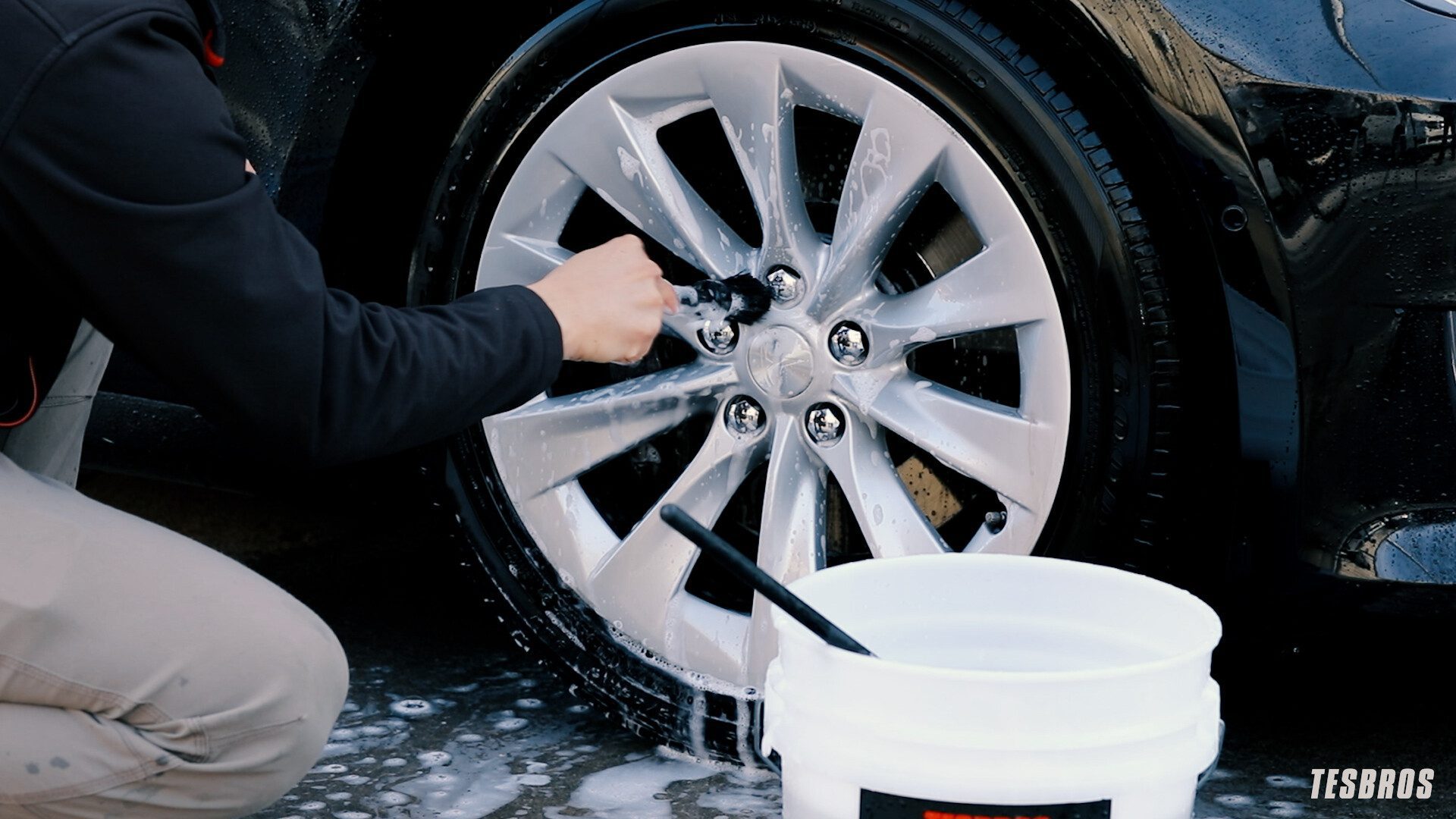 lug nut brush