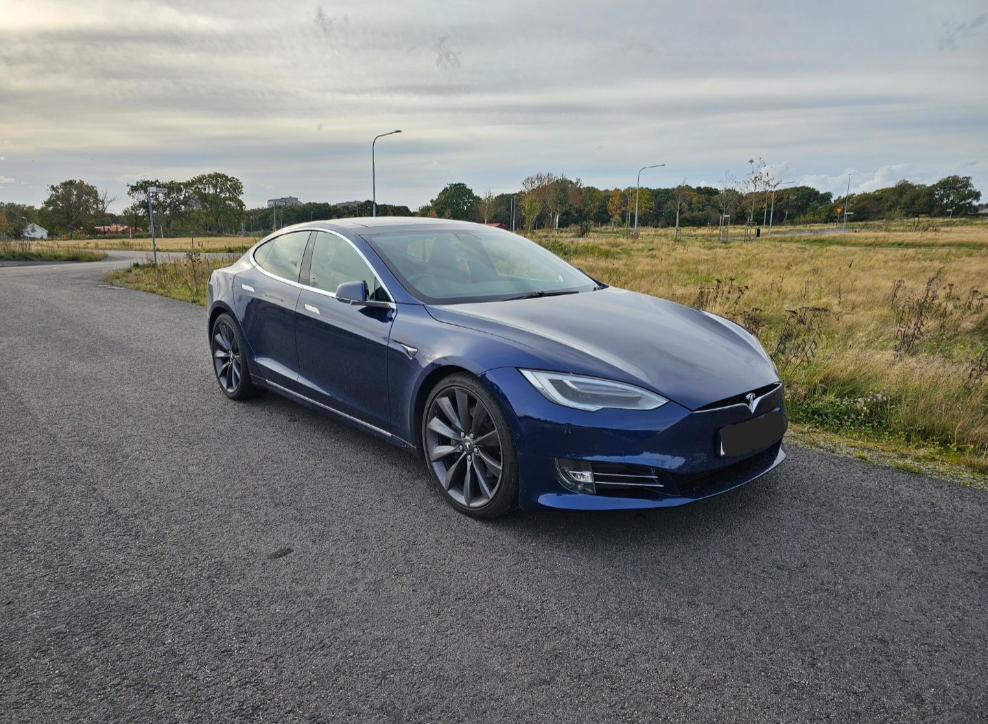 88052f20 10fb 4986 aa21 3425704a4007 Model S before chrome delete